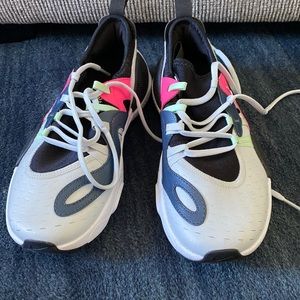 Nike Shoes boys size 4.5